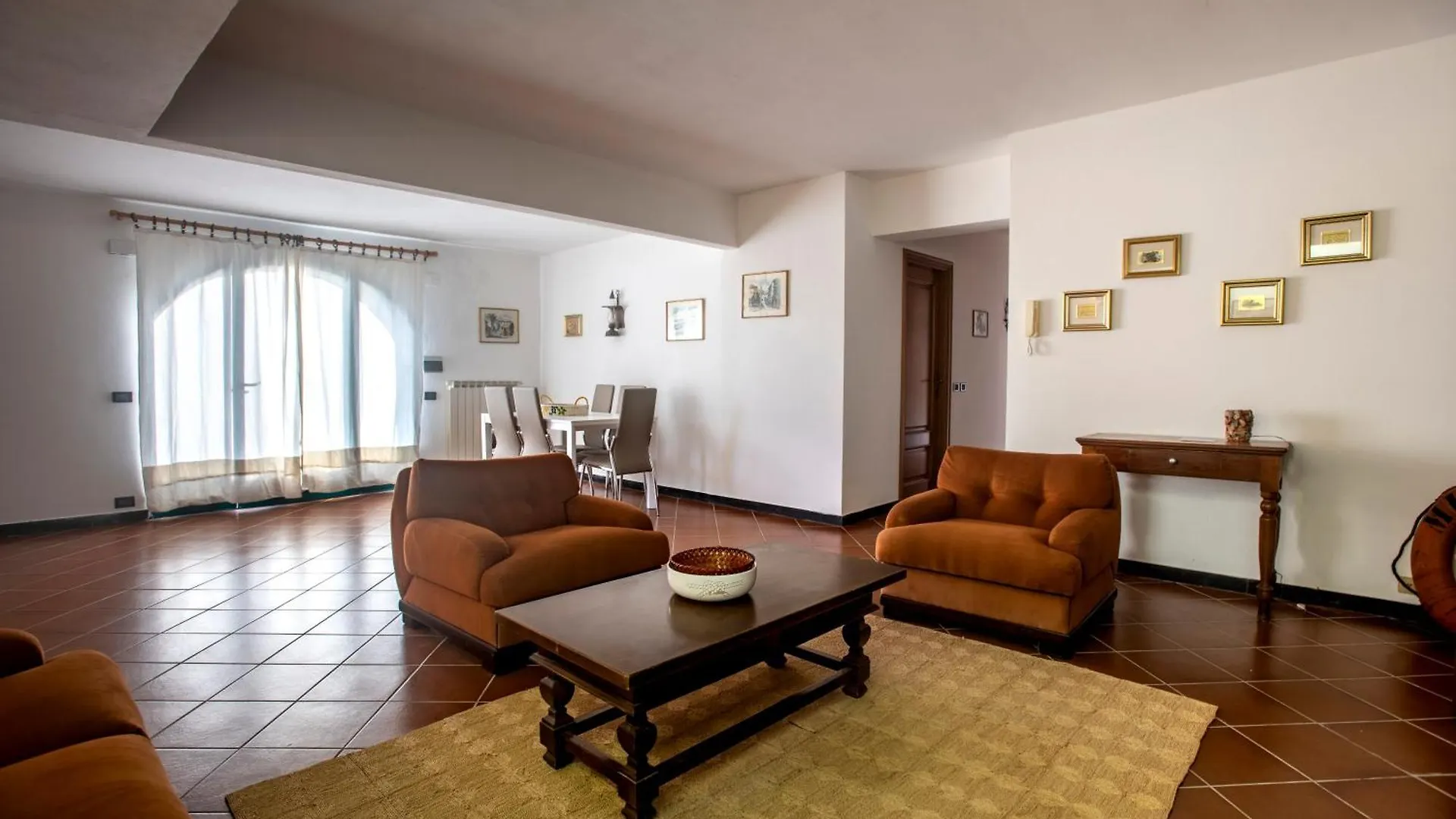 Apartment 079B - La Villa Storica Il Vigneto 45A, 7 Minuti Dal Mare - Parcheggio Privato Gratis Litorno Italy