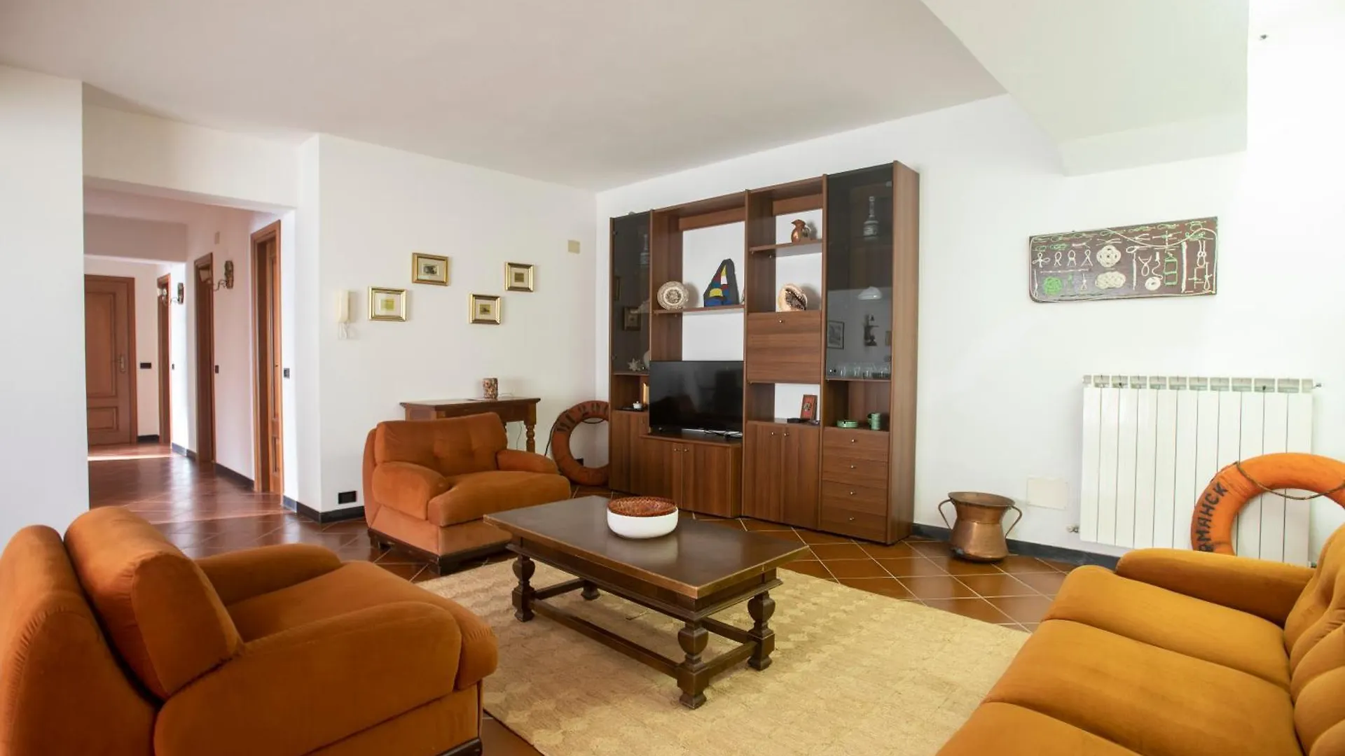Apartment 079B - La Villa Storica Il Vigneto 45A, 7 Minuti Dal Mare - Parcheggio Privato Gratis Litorno