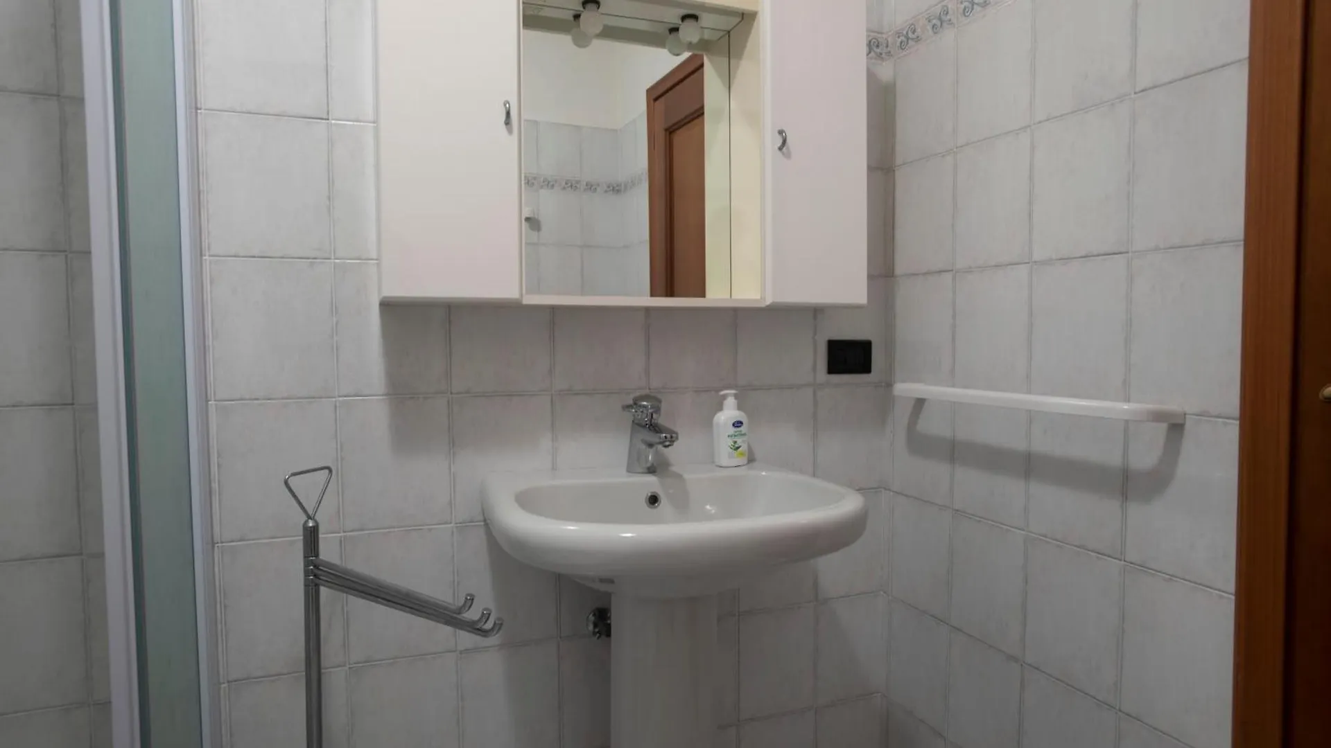 079B - La Villa Storica Il Vigneto 45A, 7 Minuti Dal Mare - Parcheggio Privato Gratis Litorno Apartment